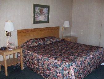 Knights Inn Dayton By Miller Lane Room photo